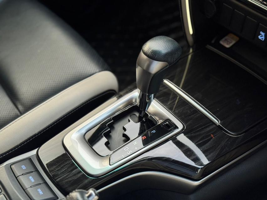 TOYOTA FORTUNER Wagon 4dr Legender 7st Auto 6spRWD 2.8DCT 4WD Y2021 สีขาว ออโต้  19