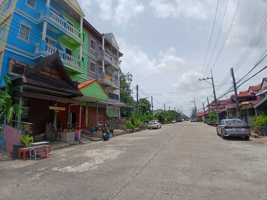 ขายอาคารพาณิชย์ 3 ชั้น หมู่บ้านรุ่งเรืองเฮ้าส์1 คลอง4 ถนนพระองค์เจ้าสาย 2