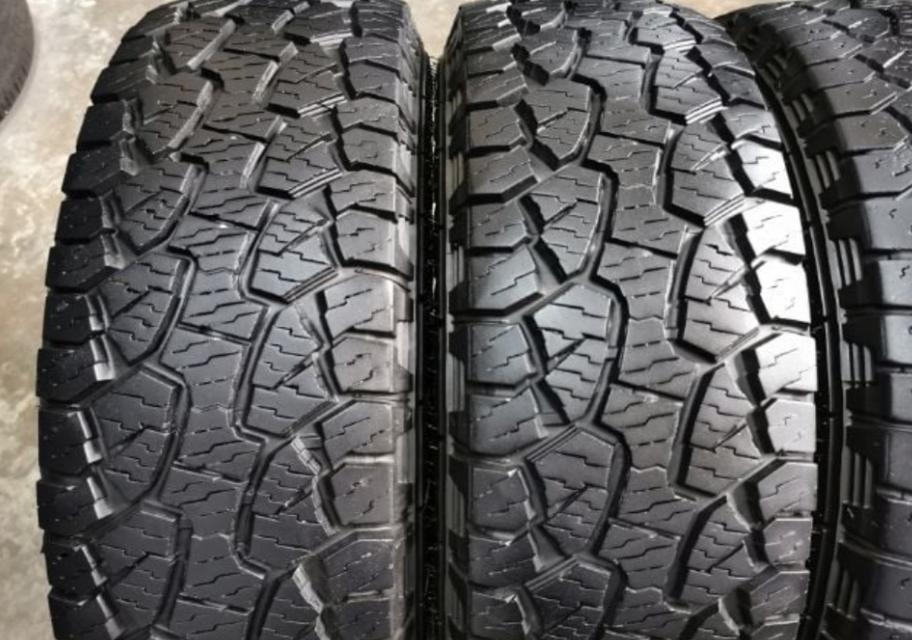 ยาง​ Hankook​ 225​ 70​ 15​ ปี ​21​ 2