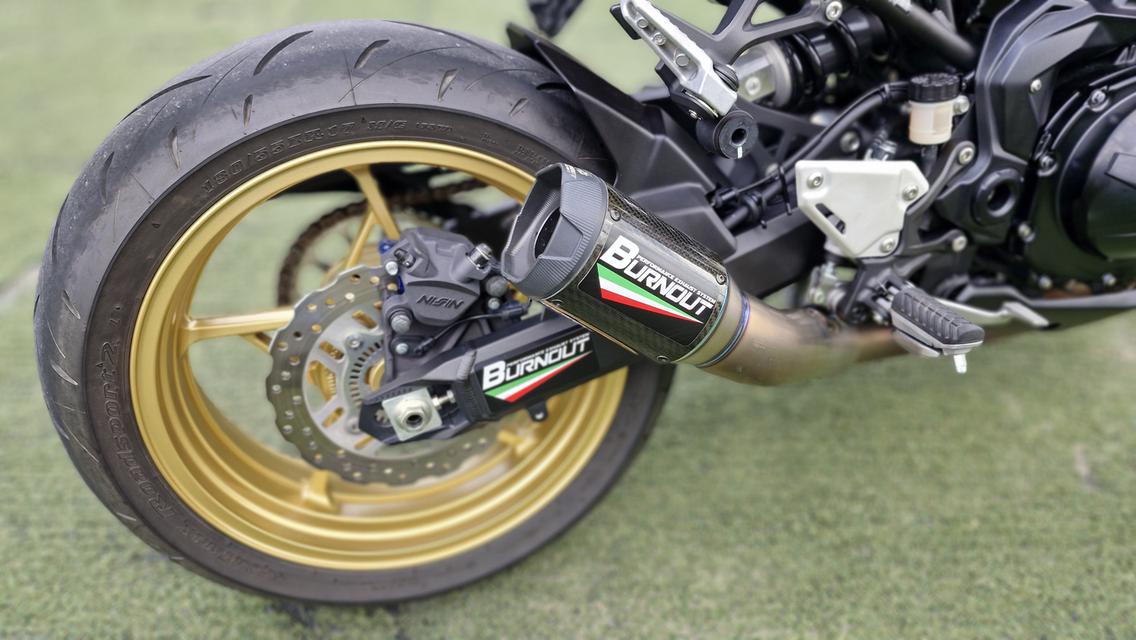 Kawasaki Z 900. SE REFINED 6