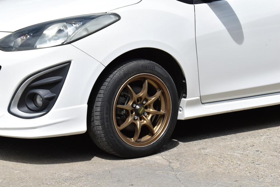 Mazda2 ปี2013 สีขาว เครื่อง1.5 เบนซิน ไมล์แท้ๆ96,000 รูปที่ 6
