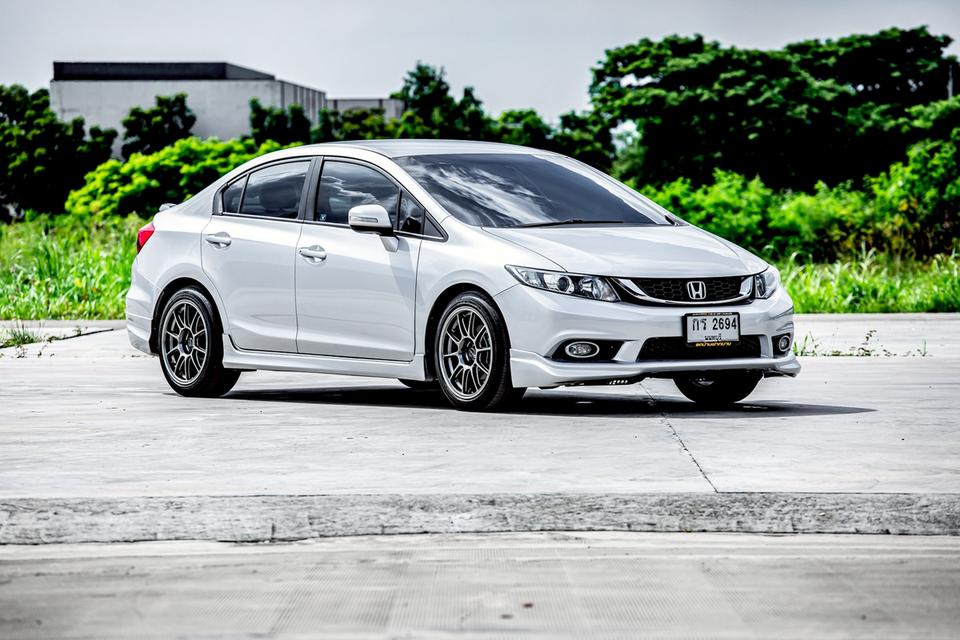 Honda Civic Fb 1.8E เบาะไฟฟ้า สีเทา ปี 2012 มือเดียวป้ายแดง