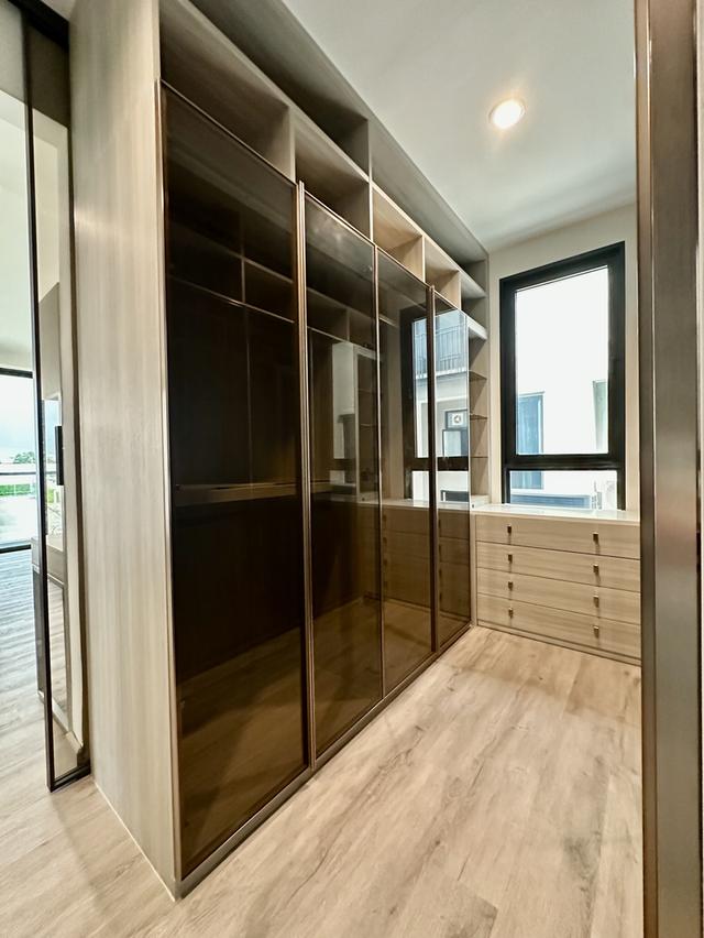 บ้านเดี่ยวหรู 3 ชั้น ใหม่เอี่ยม 16