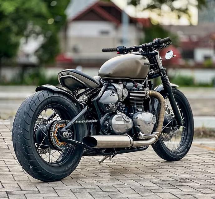 Triumph Bonneville Bobber สวยมาก 2