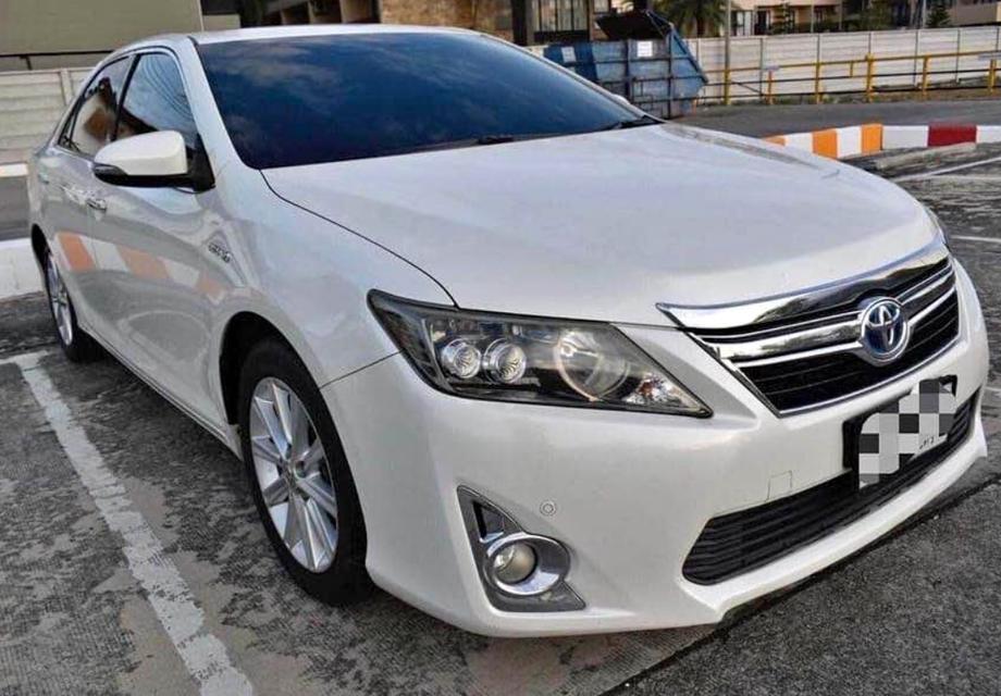 Toyota Camry ปี 2014 สีขาว