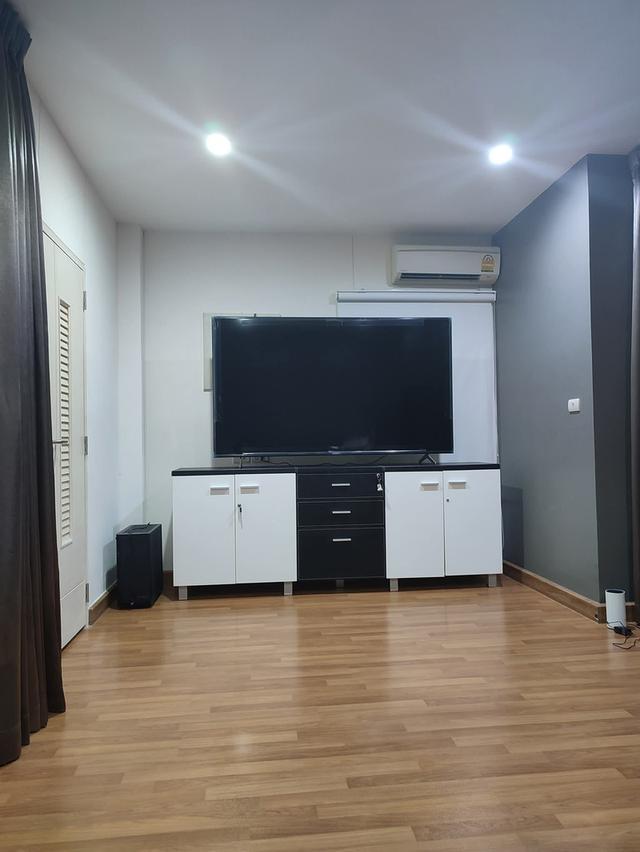 ขาย ทาวน์โฮม 3 ชั้น ลาดพร้าว ซอย 21 10