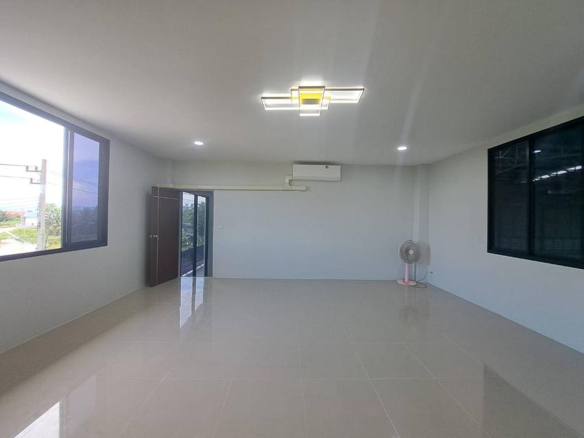 ให้เช่าโรงงานมือหนึ่ง 3 ไร่ 2800 ตรม. ขอใบรง.4 ได้ สมุทรสาคร ใกล้วัดพันธุวงษ์ ซ.สีวาพาสวัสดิ์-พันธุวงษ์ 17