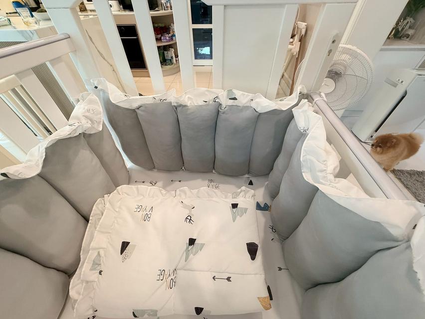 เตียงนอนเด็ก camera