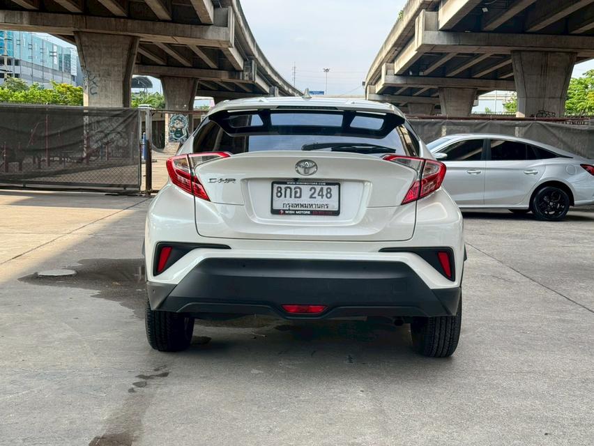 ขายรถ Toyota C-HR 1.8 Mid ปี 2019 สีขาว เกียร์ออโต้