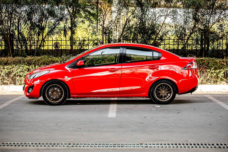 Mazda 2 1.5 Groove Sedan ปี 2010 สีแดง มืเดียวป้ายแดง เกียร์ออโต้ 17