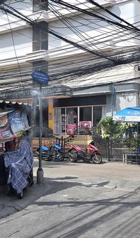 ขาย ที่ดินพร้อมบ้าน ทำเลทอง ใจกลางรัชดา เขตดินแดง ใกล้เดอะสตรีท 4