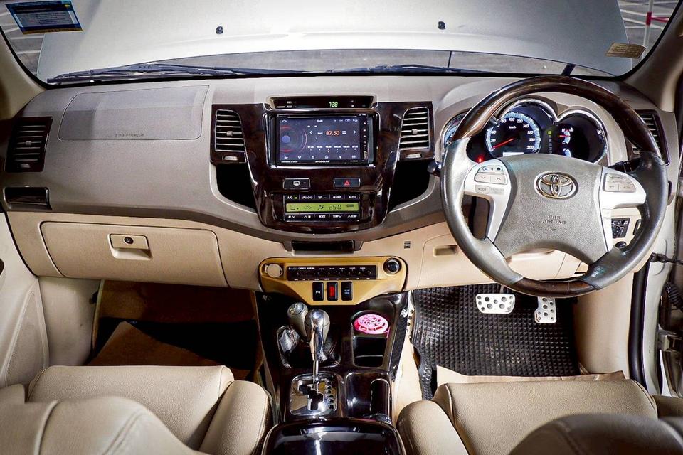 Toyota Fortuner 3.0V เกียร์ Auto 4WD สีบรอนซ์ทอง ปี 2005 11
