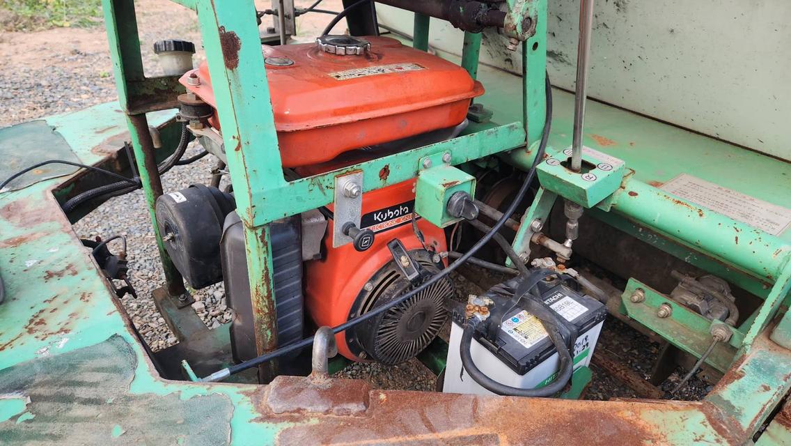 ขาย รถโรยทราย เครื่องยนต์เบนซิน 4 จังหวะ kubota เก่าญี่ปุ่น
