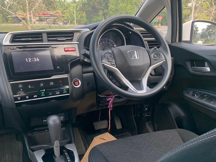 HONDA JAZZ 2015 1.5 i-VTEC SV AT ​​​​💓 เก๋งตัวรองท็อป 5 ประตู มือเดียว สภาพสวยตามรูป ออฟชั่นใช้งานได้ครบ พับเบาะราบได้ จุของได้เยอะ 9