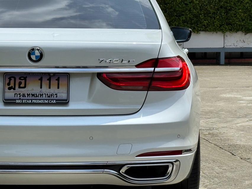 2019 BMW 740le PURE EXCELLENCE รถออกศูนย์ BMW รถวิ่งน้อย เข้าศูนย์ตามระยะ วารันตีศูนย์ยังเหลืออีกนานครับ 9