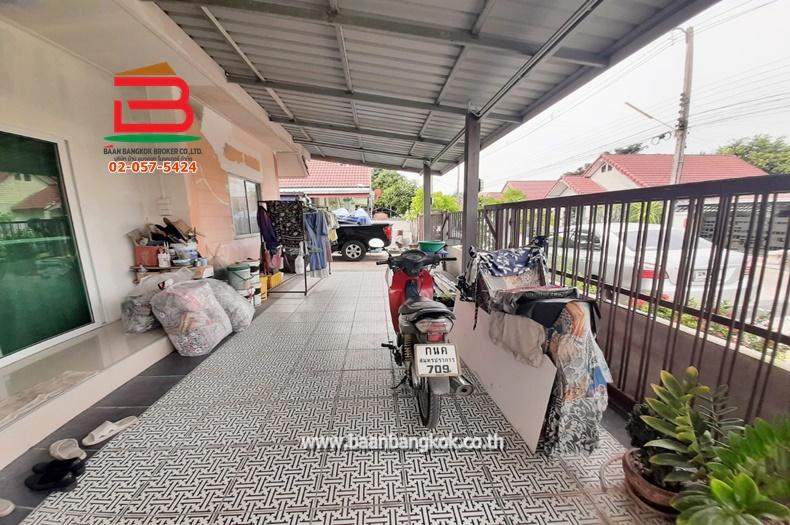 บ้านเดี่ยว 1 ชั้น หลังริม หมู่บ้าน สวนธนพร ลำลูกกา คลอง8 เนื้อที่ 60 ตรว. ถนนลำลูกกา อ.ลำลูกกา ปทุมธานี 3