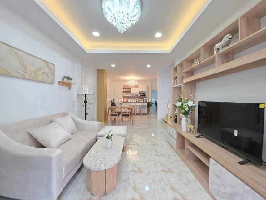 หมู่บ้านวรารักษ์ เลียบคลองสอง 27 5