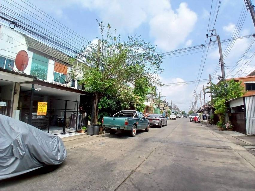 ขายบ้าน 2 ชั้น หมู่บ้านมโนรมย์ 4 ถนนเลียบคลองสอง19 3