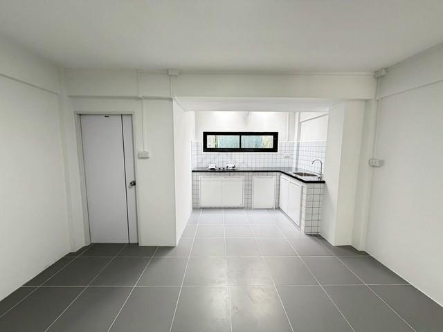 ขายทาวน์เฮาส์ 2 ชั้น ซอยเสนานิคม 1 รีโนเวทใหม่ ใกล้เกษตรนวมินทร์ โชคชัย 4 พร้อมเข้าอยู่ บ้านหันทิศตะวันตก 11