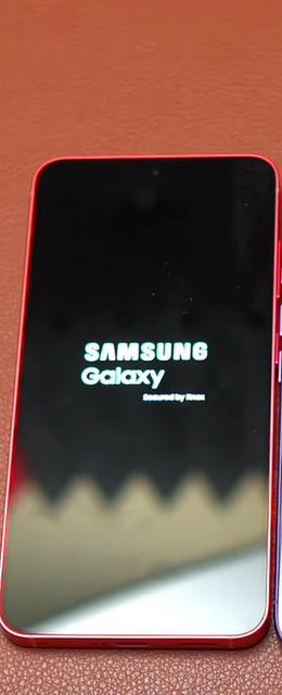 พร้อมขาย Galaxy S25 มือ 2 สีแดง