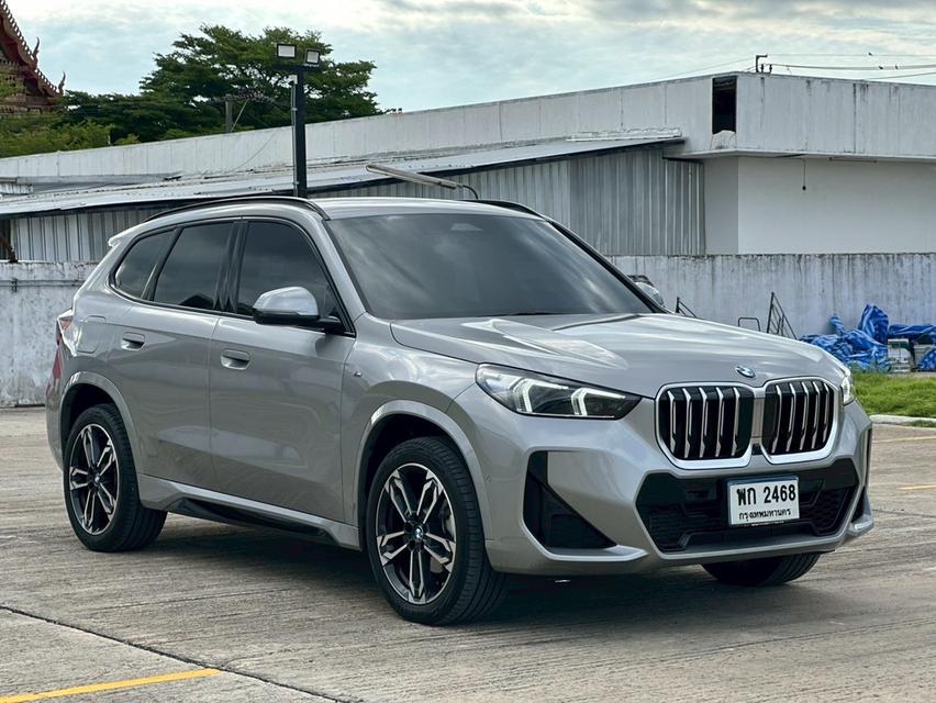 BMW X1 sdrive20i M Sport (U11) 2024 จด25  วิ่งไปเพียง 6พันโลเท่านั้น รถใหม่มาก ประหยัดไปหลายแสนเลยครับ