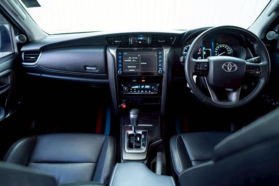 Toyoya Fortuner 2.4V Eeader ปี21 10