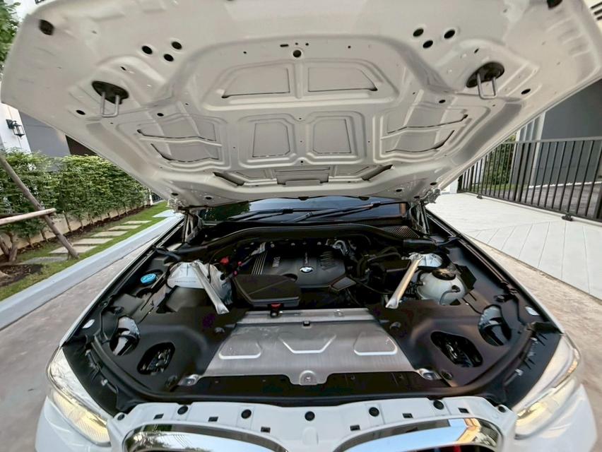 BMW #X4 xDrive20d M Sport สีขาว Alpine White  ปี19 จด 20 ดีเซล 17