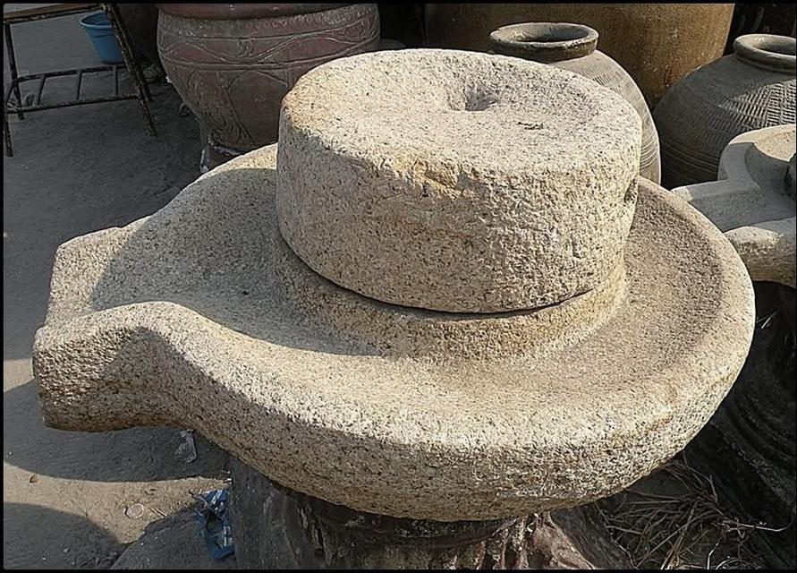 โม่แป้งโบราณ เนื้อหินแกรนิตแท้ โม่มือหมุนแบบโบราณ โม่หินแกะสลัก อายุ100ปี