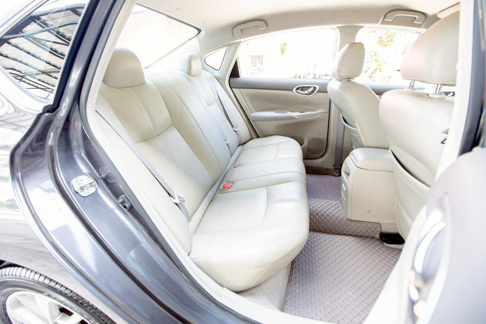 Nissan Sylphy 1.6S ปี 2013 เกียร์ออโต้ สีเทา มือเดียวป้ายแดง 14