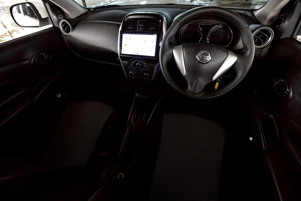 Nissan Almera 1.2E ปี 2016 สีขาว เกียร์ออโต้   17