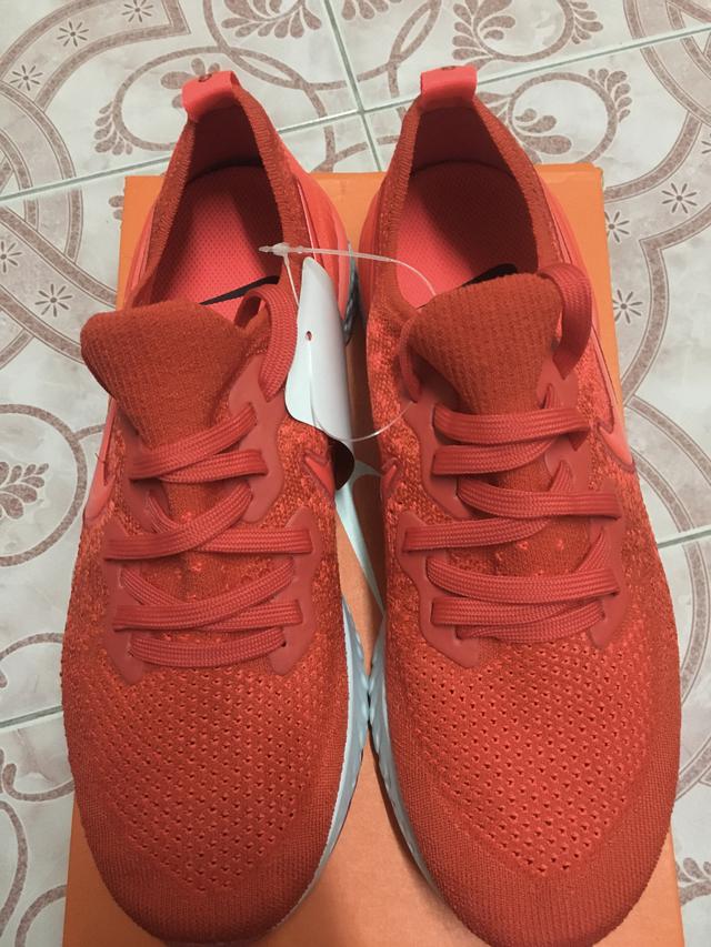 รองเท้าวิ่ง Nike Epic React Flyknit 2