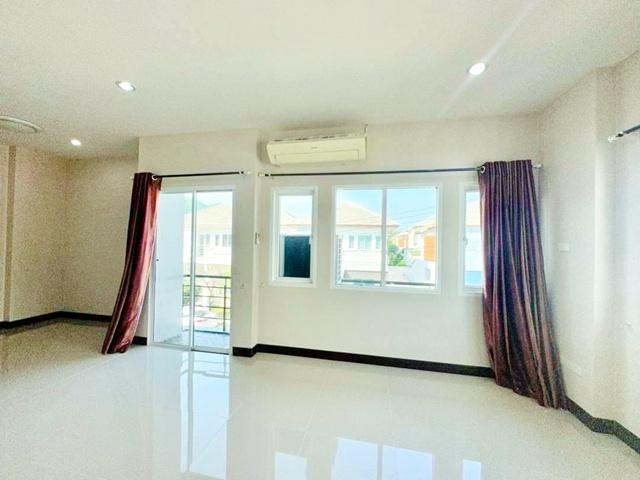 ถูกสุดในโครงการ 45ตร.วา. ขายขาดทุน30% ขายบ้านเดี่ยวใหญ่ 2 ชั้น บางพระ 3 นอน 3 น้ำ รร.อัสสัมชัญ ศรีราชา 2.6 กม. ติดแอร์ทุ 5