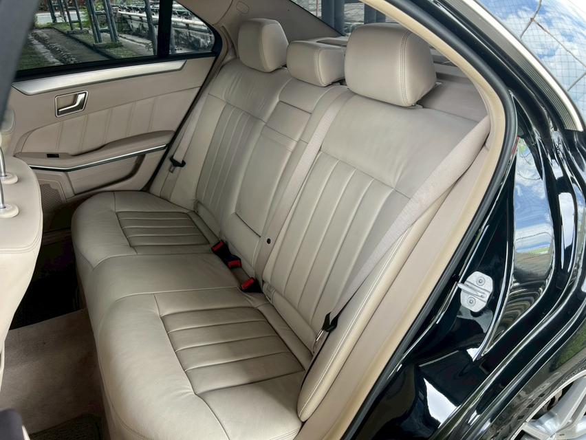 Benz E300 AMG Bluetec (W212) 2014 พร้อมใช้งาน 16