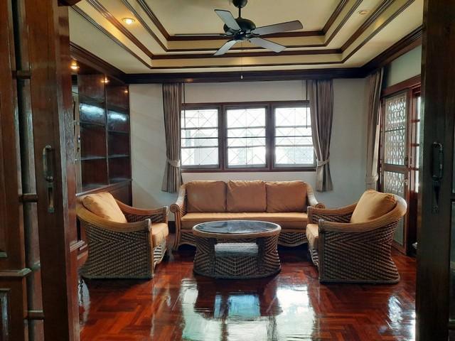 ให้เช่าบ้านเดี่ยว 2 ชั้น 80 ตร.ว. ซอย 20 มิถุนา เขตห้วยขวาง ใกล้ MRT สุทธิสาร 3