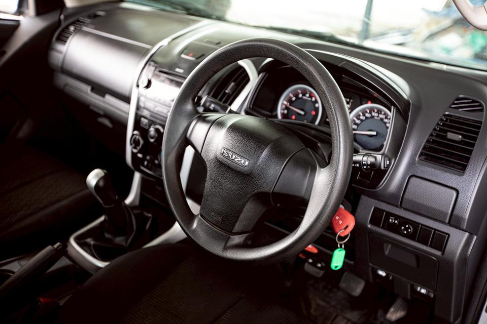 ISUZU D-MAX Hi-lander Cab 1.9 Ddi L ปี 2017 สีเทา 15