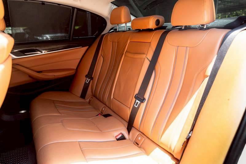 รหัสรถ 67GG4292 BMW 520d Sport (โฉม G30) 2018 รูปที่ 13