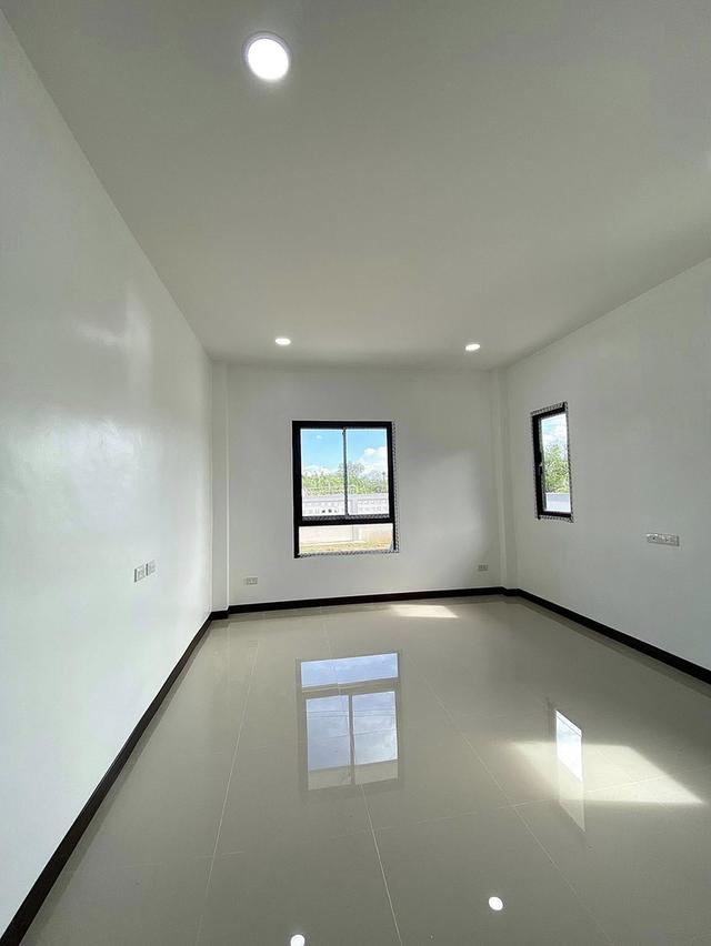 ขายบ้านสร้างใหม่อำเภอกำแพงแสน นครปฐม เนื้อที่ 110ตรว. 3ห้องนอน 2ห้องน้ำ ฟรีแอร์ 4เครื่อง บ้านทำเลดีน่าอยู่ 12