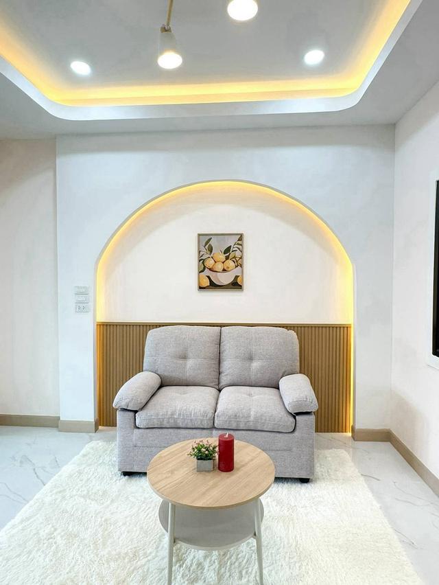 หมู่บ้านพิมลราช1 บางบัวทอง ทาวน์เฮาส์ชั้นเดียว  ตกแต่งใหม่ทั้งหลังน่ารักสุดๆหิ้วกระเป๋าเข้าอยู่ได้เลย ถนนบ้านกล้วย 5