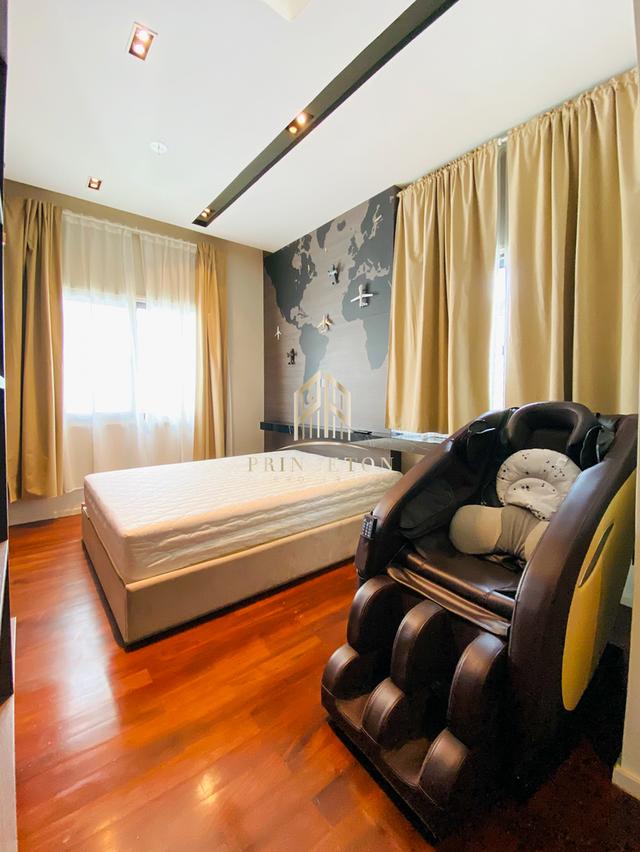 Grand Bangkok Boulevard Rama 9 A luxurious corner home located on New Krungthep Kreetha Road 14