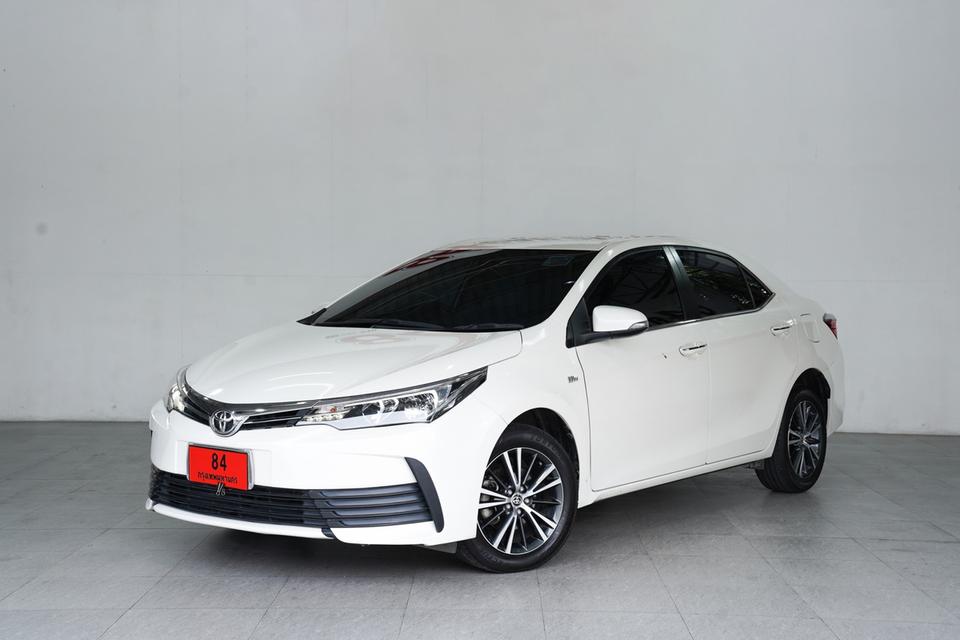 TOYOTA Corolla ALTIS 1.8E AT ปี 2019 จดปี 2020 สีขาว