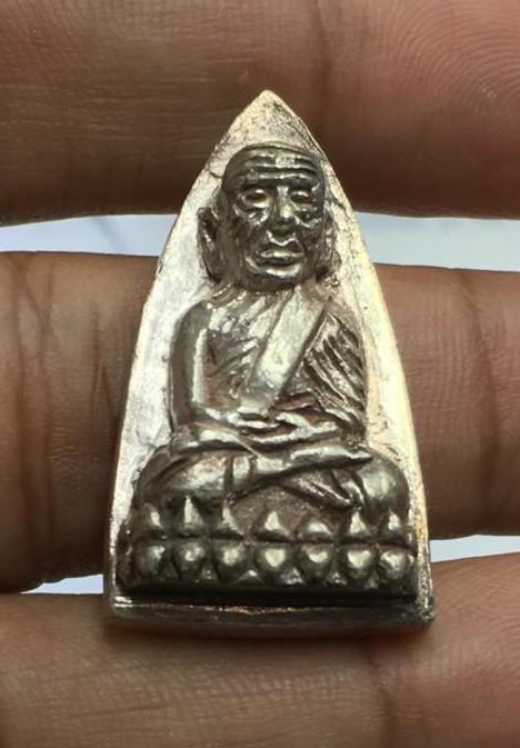 หลวงปู่ทวดเนื้อเงิน ปี39