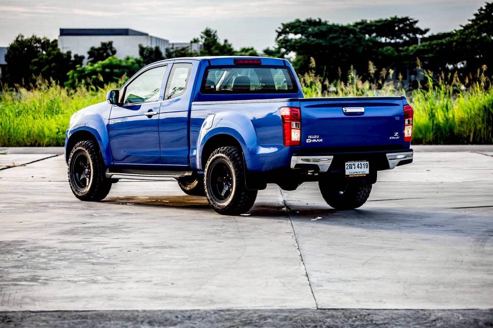 ISUZU D-MAX Hi-lander Cab 1.9 Ddi L ปี 2019 สีน้ำเงิน  8