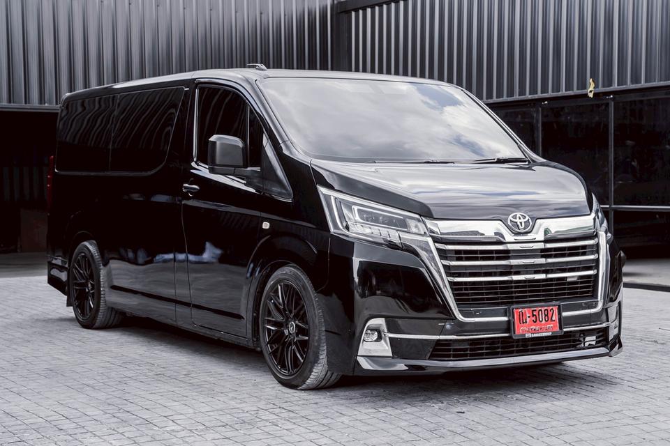 รหัสรถ 67GG5082 Toyota #lMAJESTY LOOK ตัวรถ Hiace 2.8 รถตู้ 4แถว