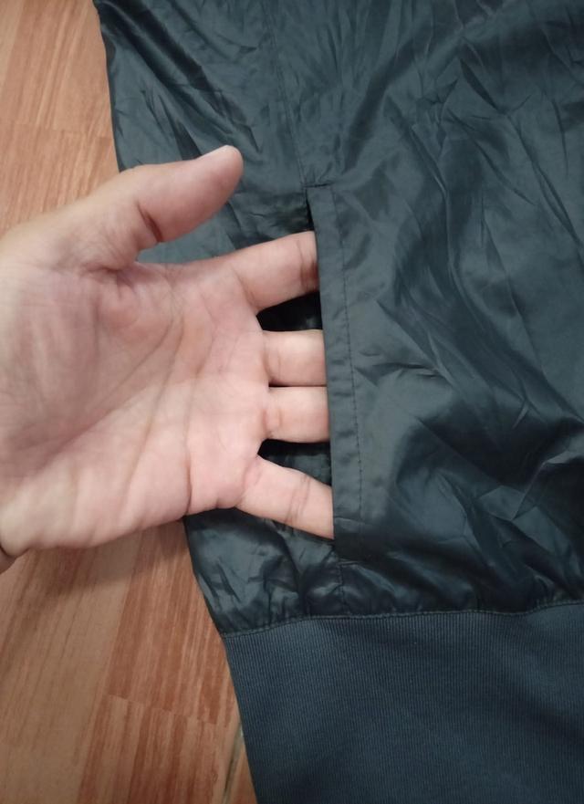 NIKE เสื้อคลุมผ้าร่มมีซับ ปักโลโก้หน้าอก น้ำหนักเบา ใส่สบายๆ สภาพดี ไม่มีตำหนิเปื้อนขาด รูปที่ 5