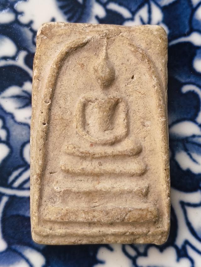 พระสมเด็จพิมพใหญ์คมสวยเก่าค่ะ