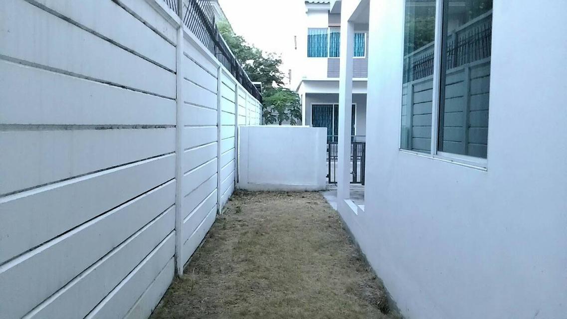 ให้เช่าทาวน์เฮ้าส์ใหม่ 2 ชั้น หมู่บ้านเดอะทรัสต์ ลำลูกกาคลอง 5 ใกล้ Big c วัดแจ้งวังหิน,บิ๊กซีคลอง5,มอเตอร์เวย์ บ้านหัวมุม  ไม่รับสัตว์เลี้ยง 8