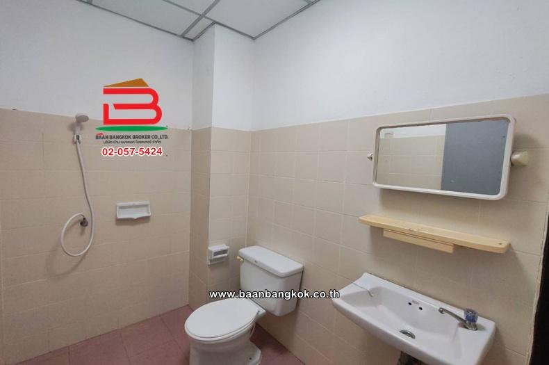 ขาย/เช่า ทาวน์โฮม เนื้อที่ 16 ตร.ว. หมู่บ้านฉัตรณรงค์วิลล่า 5, ใกล้ตลาดชัชวาล ถนนลำลูกกา(คลอง7) ตำบลบึงคำพร้อย อำเภอลำลูกกา ปทุมธานี 9