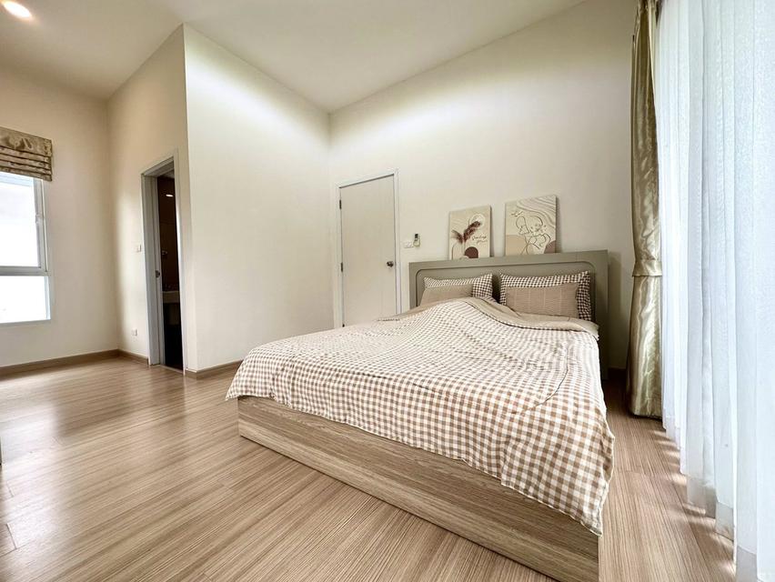 🏡✨ ให้เช่าด่วน! บ้าน J Villa แพรกษา (แปลงมุม) 4 นอน 3 น้ำ ตกแต่งสวย พร้อมอยู่! ใกล้ BTS และ รร.สารสาสน์ฯ 🚆 15