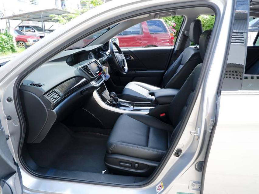 Honda Accord 2.0EL i-VTEC ปี 2016 เกียร์ AT สีบรอนซ์เงิน  ✔️ ไมล์แท้ 113,xxx กม. 4