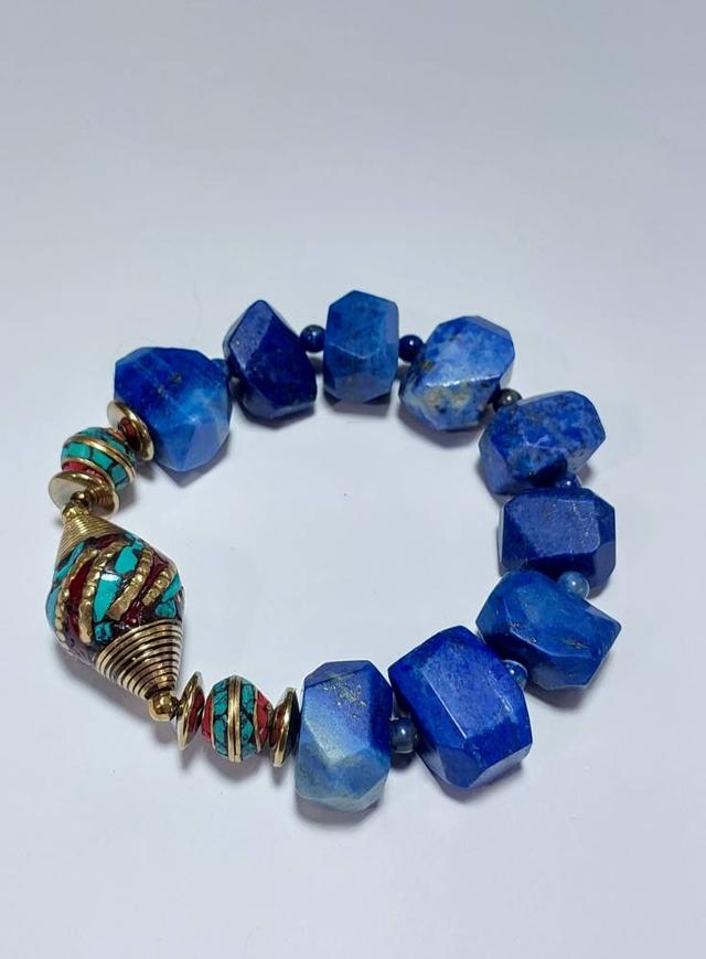 ข้อมือหิน lapis lazuli คั่นแร่เฮมาไทต์ลูกปัดเนปาล 13×14 mm ยาว 18 cm.